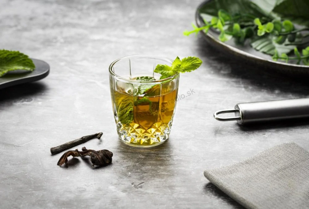 Pohár 60 ml CARES  /8 ks v bal/