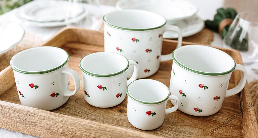 Retro hrnček "plecháč" 8 cl ružové ružičky